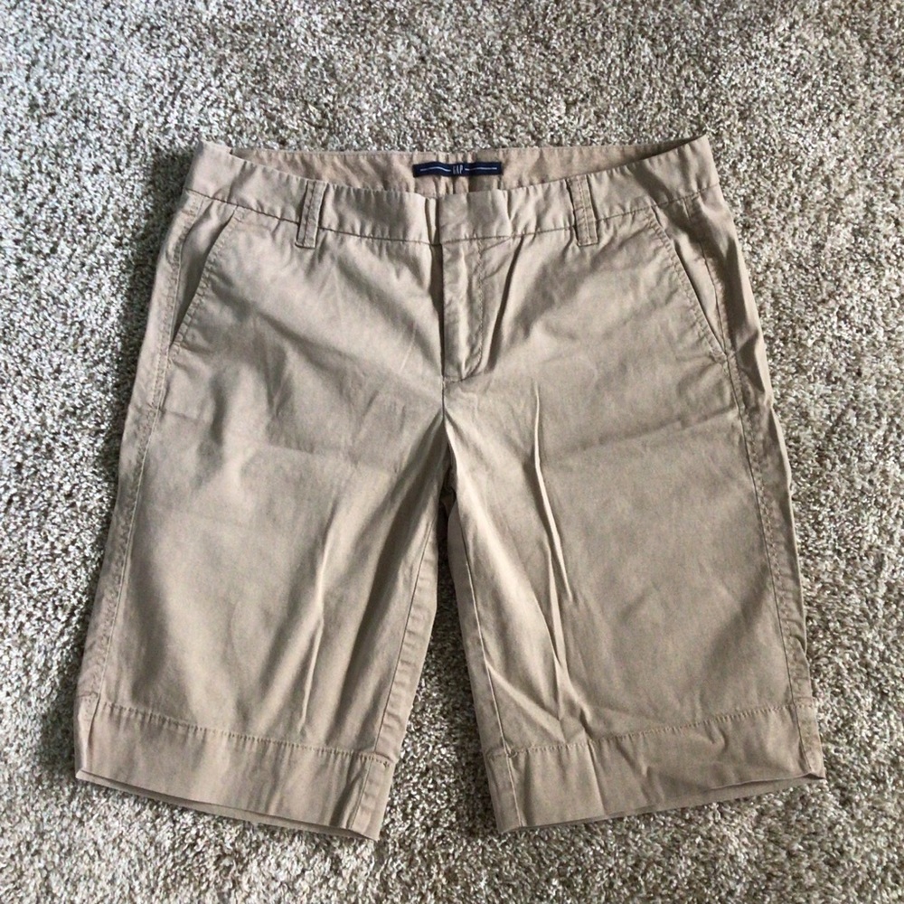 Gap Khaki Shorts - size 8